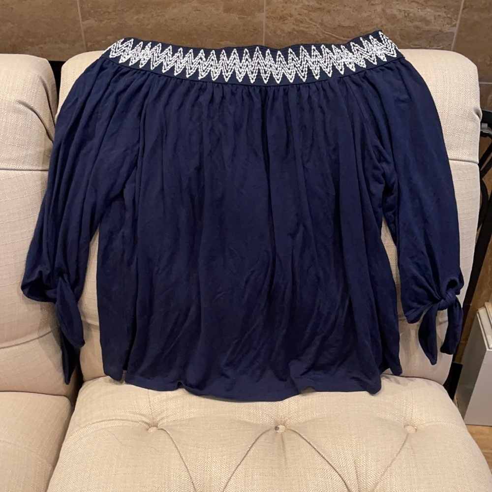 Q: PEBBLES and Stones Shirt Women Large Off the Shoulder Navy Blouse